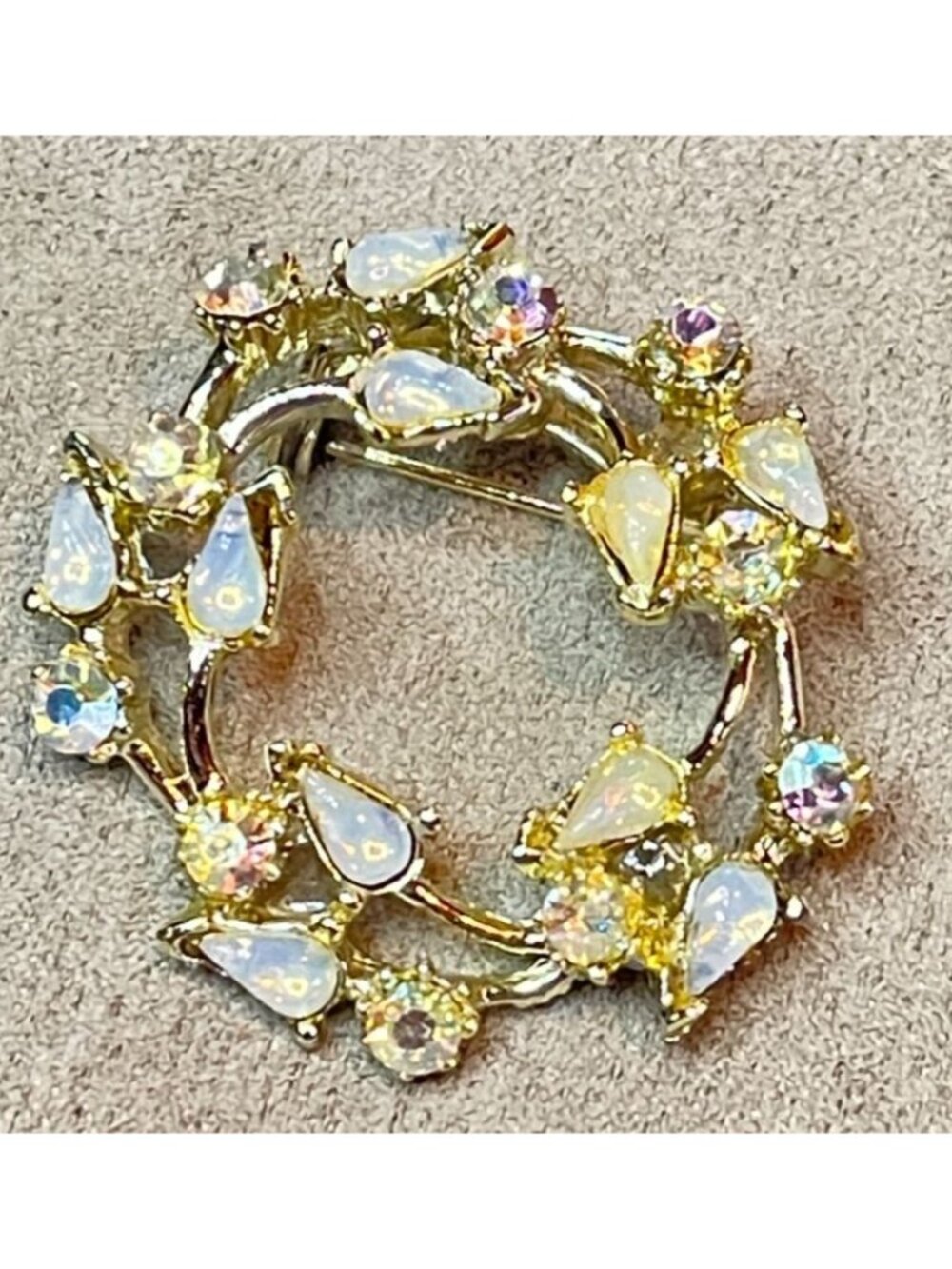 Vintage 50s Wreath Brooch Pin Gold Tone Iridescent Faux Opal Cabochon AB Rhinest